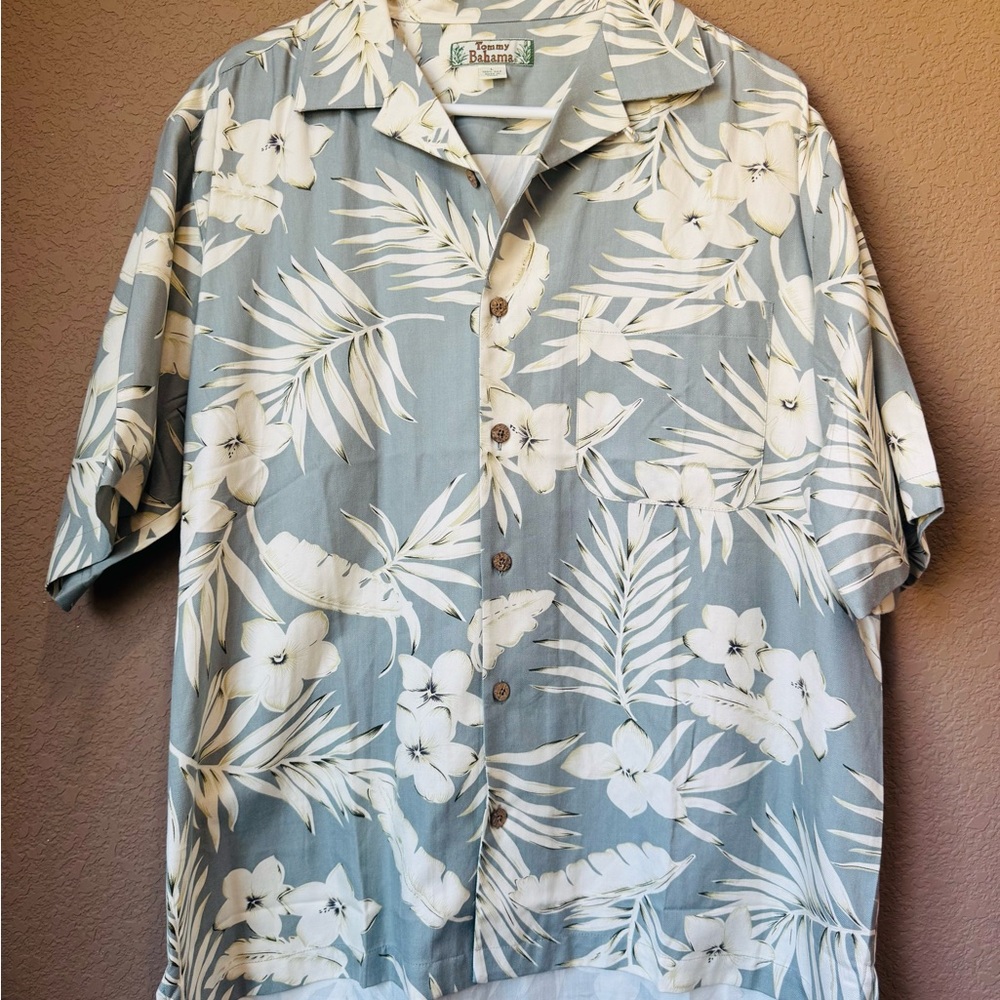 Tommy Bahama Floral Hawaiian Button down Shirt